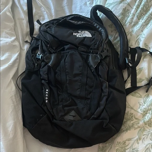 The North Face Men's Black Recon Backpack - Picture 1 of 6